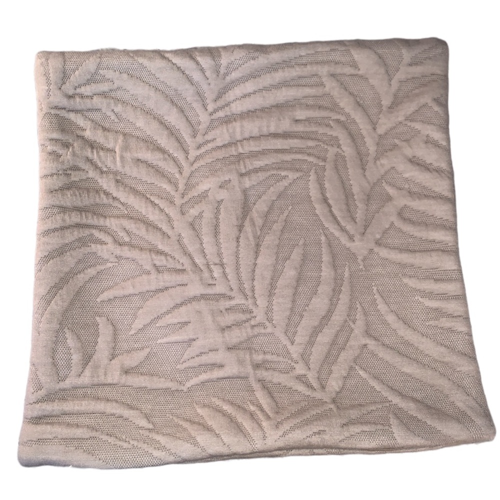 Quilt beautiful patter accent pillow covers with zipper set of 2